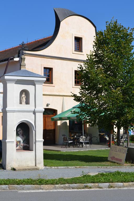 Hotel Anton Telc Exterior photo